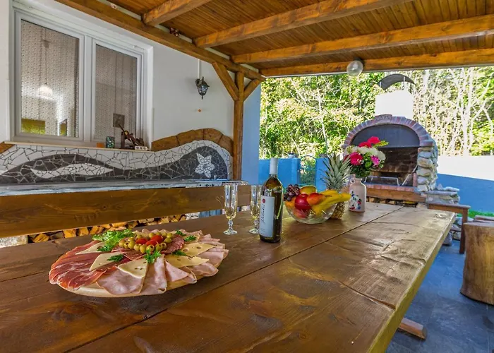 ヴィラ Manta ツリクヴェニツァ