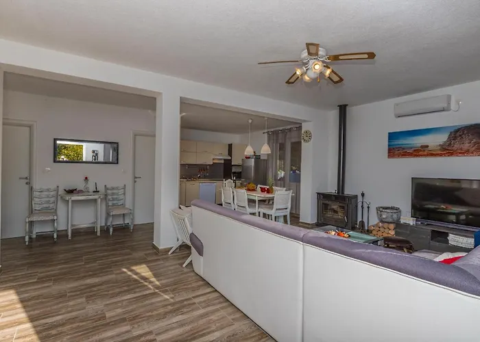 Manta ヴィラ ツリクヴェニツァ